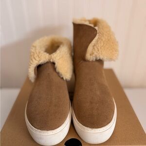 UGG Brown Ankle Boots with Cream Fur Lining